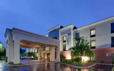 Photo 2 - Hampton Inn Auburn