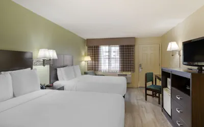 Photo 4 - University Inn & Suites
