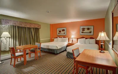 Photo 5 - Colonial Motel