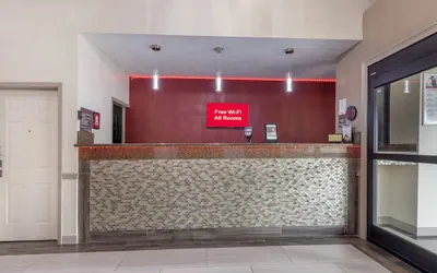 Photo 5 - Red Roof Inn & Suites Clinton, MS