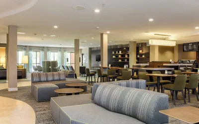 Photo 5 - Courtyard by Marriott Roseville Galleria Mall/Creekside Ridge Drive