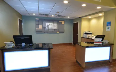 Photo 3 - Holiday Inn Express & Suites High Point South by IHG