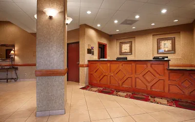 Photo 3 - Best Western Casa Villa Suites