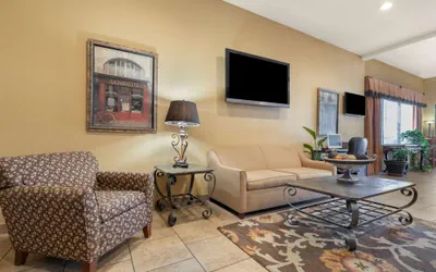 Photo 4 - Best Western Taylor Inn