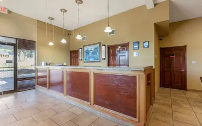 Photo 5 - Best Western Taylor Inn