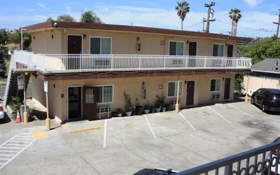 Photo 3 - Express Inn