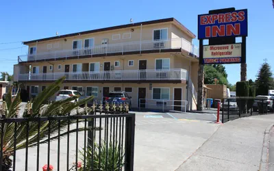 Photo 2 - Express Inn
