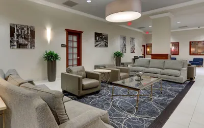 Photo 4 - DoubleTree by Hilton St. Louis Forest Park