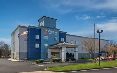 Photo 2 - Comfort Inn & Suites Ashland – Richmond North