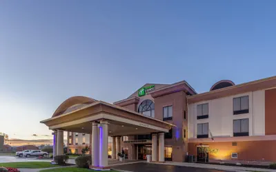 Photo 2 - Holiday Inn Express Hotel & Suites Bowling Green by IHG
