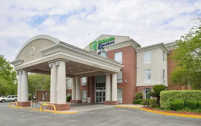 Photo 2 - Holiday Inn Express Hotel & Suites Lafayette by IHG