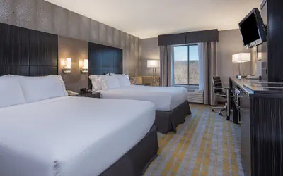Photo 2 - Holiday Inn Express & Suites Cooperstown by IHG