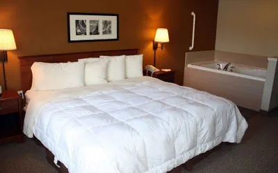 Photo 3 - AmericInn by Wyndham Charlevoix