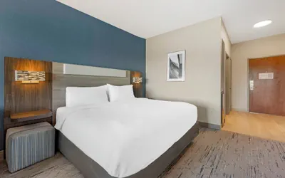 Photo 5 - Holiday Inn Express & Suites Astoria by IHG