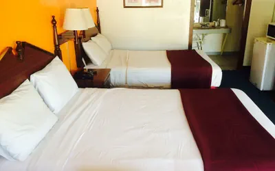 Photo 5 - Sunrise Inn