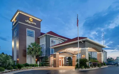 Photo 2 - La Quinta Inn & Suites by Wyndham Prattville