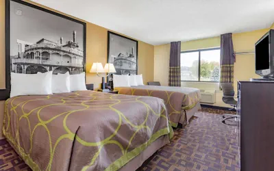Photo 5 - Super 8 by Wyndham Decorah