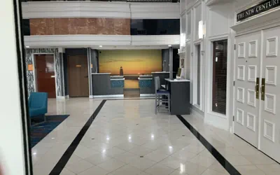 Photo 3 - La Quinta Inn & Suites by Wyndham OKC North - Quail Springs