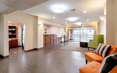 Photo 5 - Comfort Inn and Suites Fredericksburg