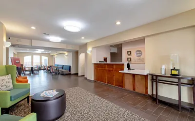 Photo 3 - Comfort Inn and Suites Fredericksburg