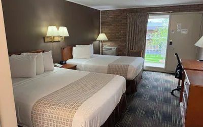 Photo 3 - South Shore Inn