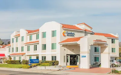 Photo 2 - Comfort Inn & Suites Ventura Beach