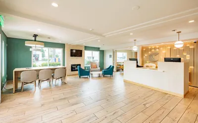 Photo 5 - Comfort Inn & Suites Ventura Beach