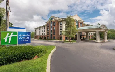 Photo 2 - Holiday Inn Express Hotel & Suites Auburn by IHG