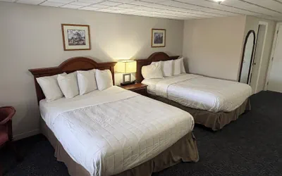 Photo 2 - Coachman Inn