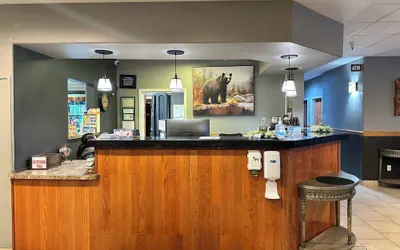 Photo 2 - Grand View Inn & Suites