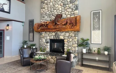 Photo 3 - Grand View Inn & Suites