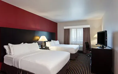 Photo 4 - Holiday Inn Express Hotel & Suites Hollywood Walk of Fame by IHG
