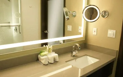 Photo 5 - Holiday Inn Express Hotel & Suites Hollywood Walk of Fame by IHG