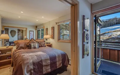 Photo 5 - Laurelwood Condominiums