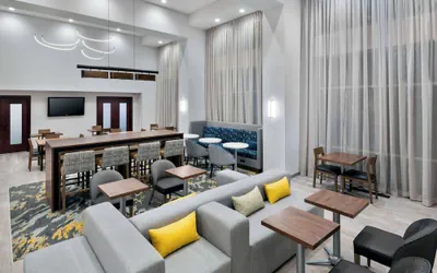 Photo 5 - Hampton Inn & Suites Cleveland-Beachwood