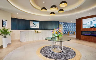 Photo 5 - Wyndham Newport Hotel