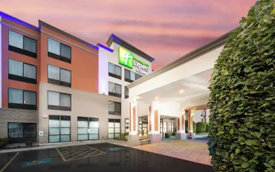 Photo 2 - Holiday Inn Express Hotel & Suites Pasco-Tri Cities by IHG