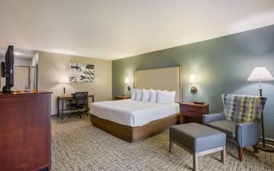 Photo 5 - Best Western Harbour Pointe Lakefront