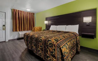 Photo 4 - Midtown Inn Beaumont TX near I-10