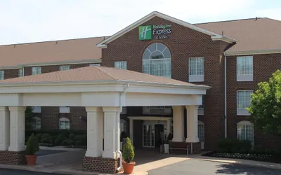 Photo 2 - Holiday Inn Express Hotel & Suites Warrenton by IHG