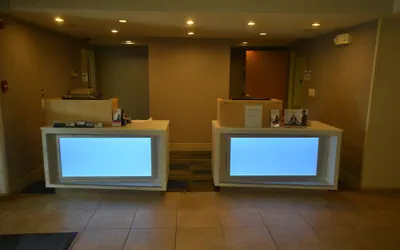 Photo 3 - Holiday Inn Express Hotel & Suites Warrenton by IHG