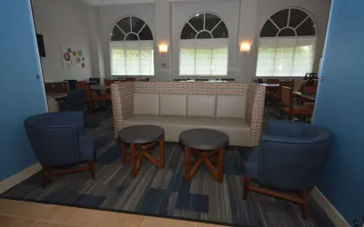 Photo 5 - Holiday Inn Express Hotel & Suites Warrenton by IHG