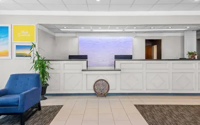 Photo 3 - Days Inn by Wyndham Hillsboro TX