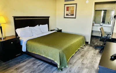 Photo 3 - Travel Inn Bristol near State St