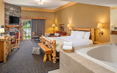 Photo 4 - bantr Grand Hotel Wausau - Rothschild