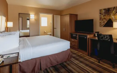 Photo 4 - Boulder University Inn