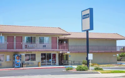 Photo 2 - Baymont by Wyndham Coalinga