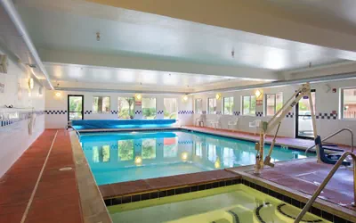 Photo 2 - Glenwood Springs Cedar Lodge
