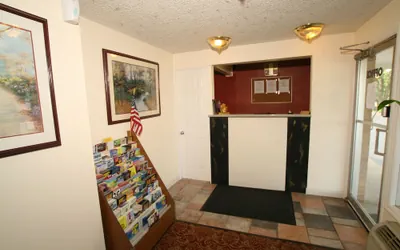 Photo 3 - Budget Inn - Syracuse Airport