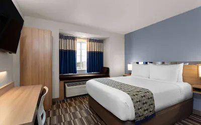 Photo 5 - Microtel Inn & Suites by Wyndham Zephyrhills